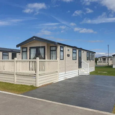 Kmh Caravans At Flamingo Land Holiday home