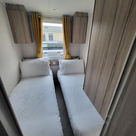 Kmh Caravans At Flamingo Land بيت للعطل